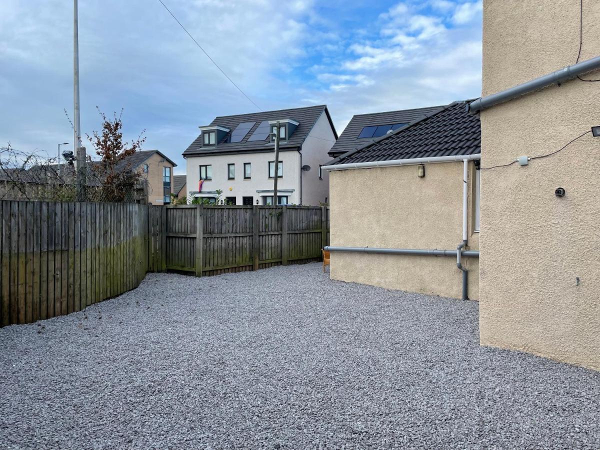 Glasgow Airport Apartments Paisley Exterior photo