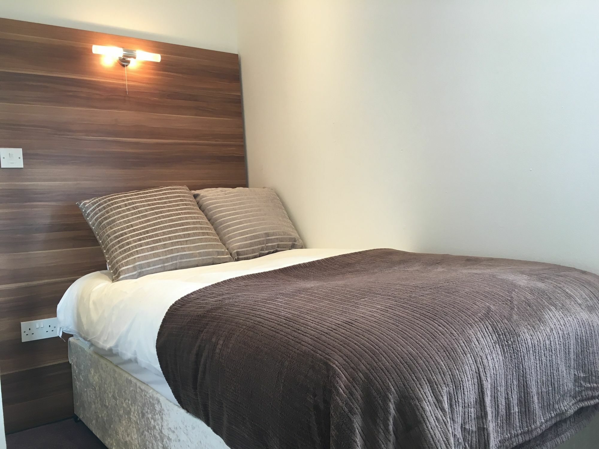 Glasgow Airport Apartments Paisley Exterior photo